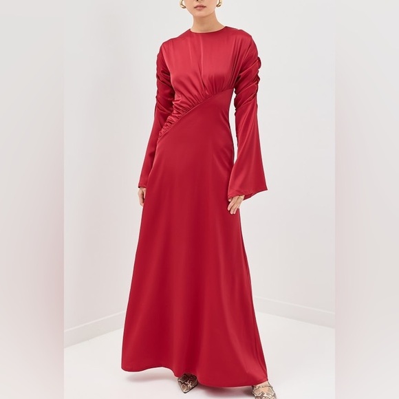 NWT ORIRE The Jou Red Long Sleeve satin Dress size 4 - Picture 1 of 10